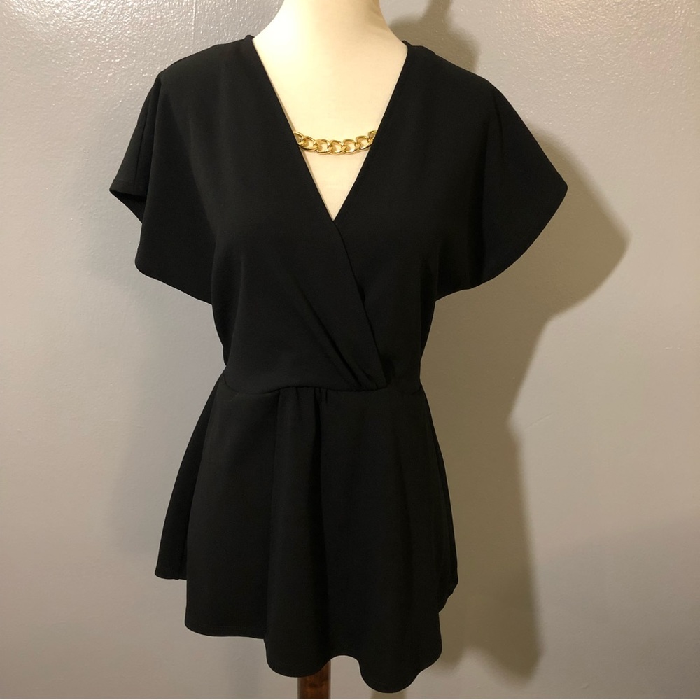 New Look Top with Detachable Necklace NWT